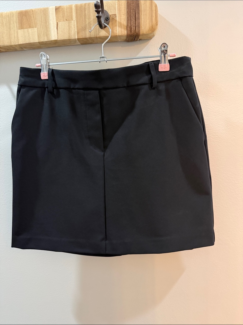 Classic Black Women’s Skirt - Sleek Workwear Style